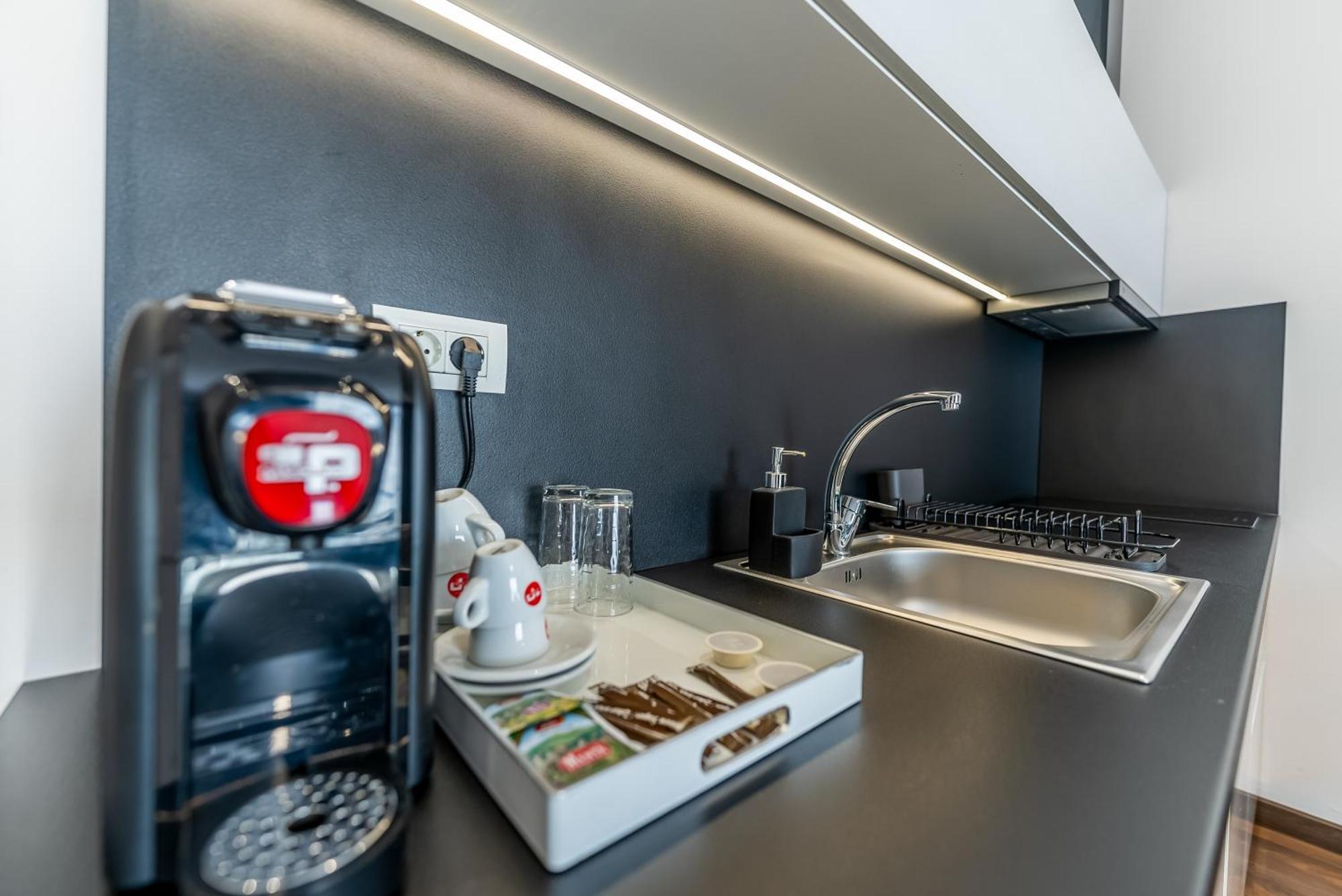 M City Aparthotel Arad Zimmer foto